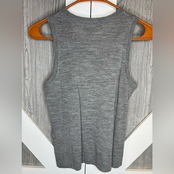 B15.8 Banana Republic 100% Extra Fine Merino Wool Sweater Vest Gray XS - Picture 3 of 5